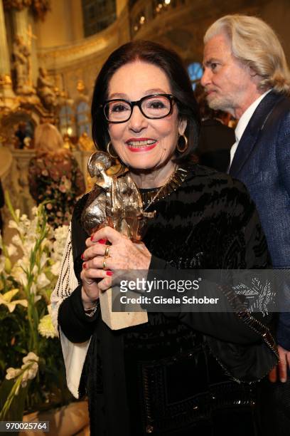 Nana Mouskouri with her award during the European Culture Awards TAURUS 2018 at Dresden Frauenkirche on June 8, 2018 in Dresden, Germany.