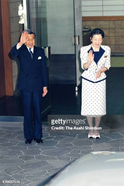 Emperor Akihito and Empress Michiko see off Prince Fumihito on departure for UK at the Akasaka Palace on September 26, 1989 in Tokyo, Japan.