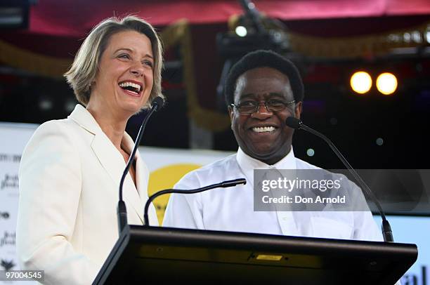 Premier Kristina Keneally stands alongside singer Al Green at the Festival First Night photo call at The Famous Spiegeltent on January 8, 2010 in...