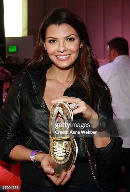 Actress Ali Landry poses at Reebok during the Kari Feinstein Golden Globes Style Lounge at Zune LA on January 15, 2010 in Los Angeles, California.