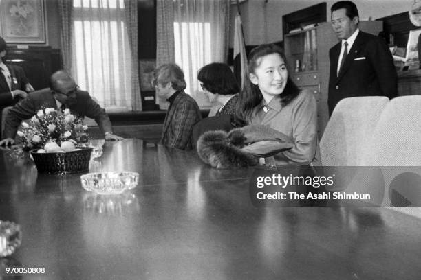 Kiko Kawashima, fiancee of Prince Fumihito, visits Wakayama prefecture headquarters on December 18, 1989 in Wakayama, Japan.