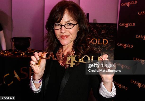 Actress Rachael Harris poses at the Kari Feinstein Golden Globes Style Lounge at Zune LA on January 15, 2010 in Los Angeles, California.