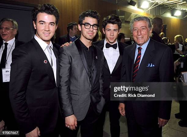 Musicians Kevin Jonas, Joe Jonas, Nick Jonas and Tony Bennett attend the 52nd Annual GRAMMY Awards held at Staples Center on January 31, 2010 in Los...