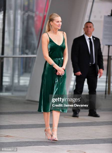 Toni Garrn arrives to the 2018 CFDA Fashion Awards at Brooklyn Museum on June 4, 2018 in New York City.