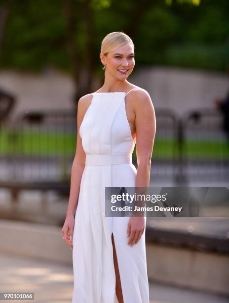 Karlie Kloss arrives to the 2018 CFDA Fashion Awards at Brooklyn Museum on June 4, 2018 in New York City.