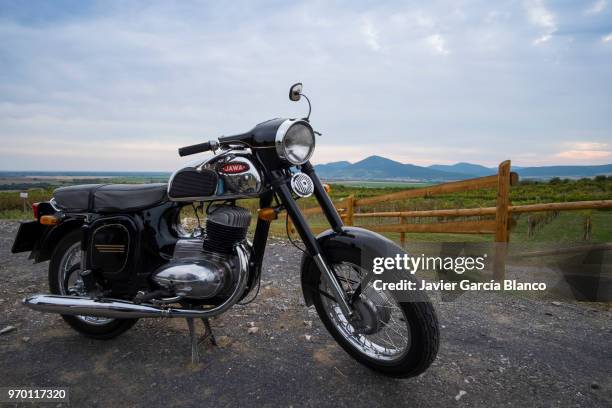 Custom Motorcycle Photos and Premium High Res Pictures - Getty Images
