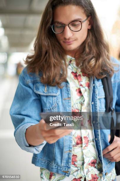 ibland forskar jag på min väg till klass - tertiär bildbanksfoton och bilder