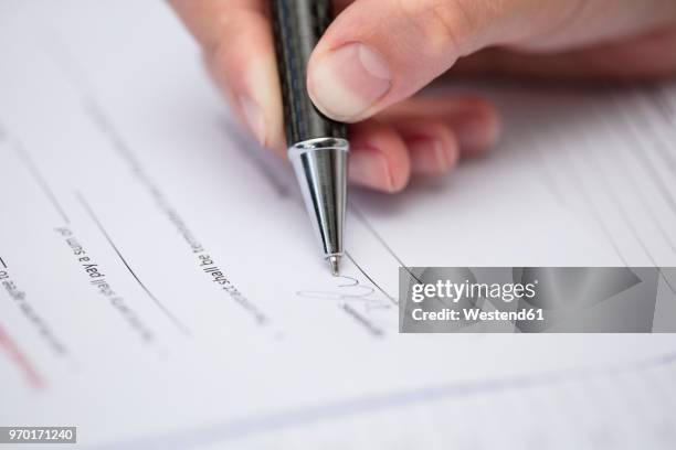 Signimg 10,780 Signing Time Stock Photos, High-Res Pictures, and Images - Getty ...