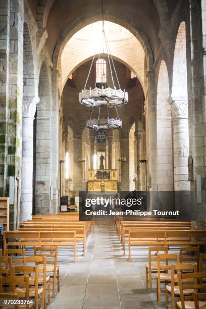 interior of collégiale saint-léonard, saint léonard de noblat, france - haute vienne stock pictures, royalty-free photos & images