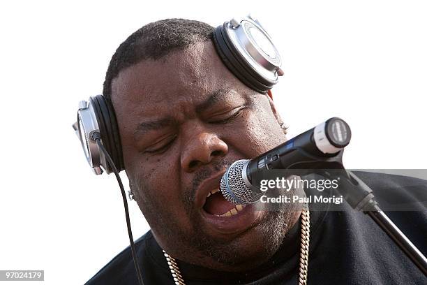 Biz Markie attends a Hip Hop Caucus event as part of the "Clean Energy Now!" bus tour at the Capitol Reflecting Pool on February 24, 2010 in...