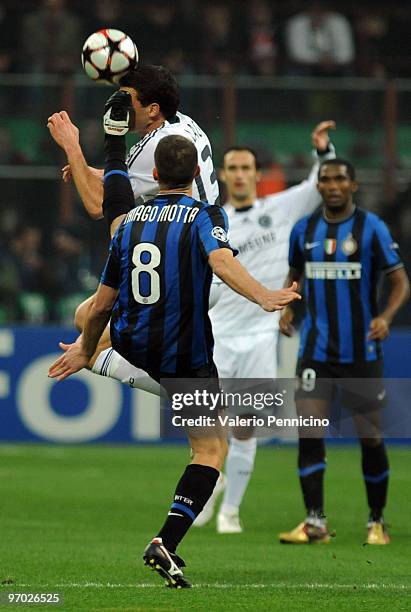 Thiago Motta of Inter Milan clashes with Michael Ballack of Chelsea during the UEFA Champions League round of 16 first leg match between Inter Milan...
