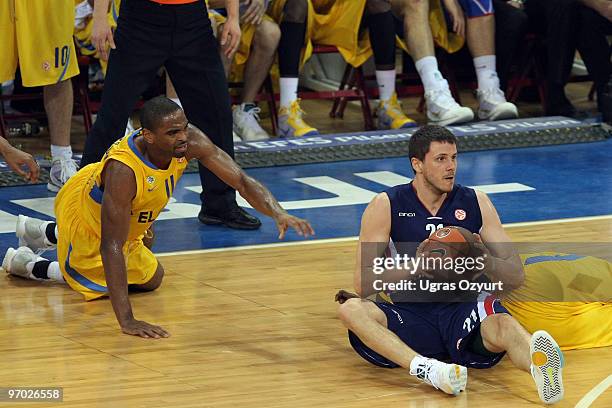 Bostjan Nachbar, #21 of Efes Pilsen Istanbul competes with and Alan Anderson, #11 of Maccabi Electra Tel Aviv competes with in action during the...