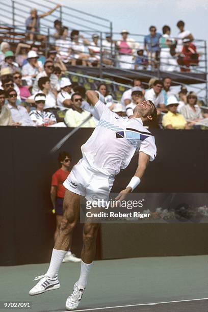 Ivan Lendl serves against Jimmy Connors during the finals of the 1986 Paine Webber Classic on March 24, 1986 in Fort Myers, Florida.
