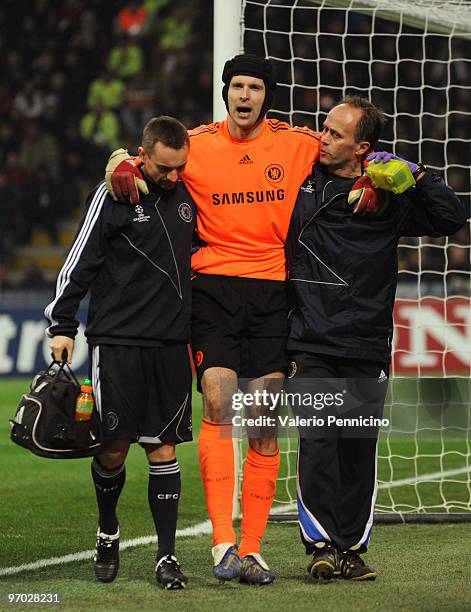 Petr Cech of Chelsea walks off with an injury during the UEFA Champions League round of 16 first leg match between Inter Milan and Chelsea on...