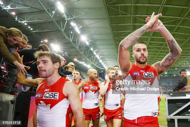Lance Franklin of the Swans celebrates the win during the round 12 AFL match between the St Kilda Saints and the Sydney Swans at Etihad Stadium on...