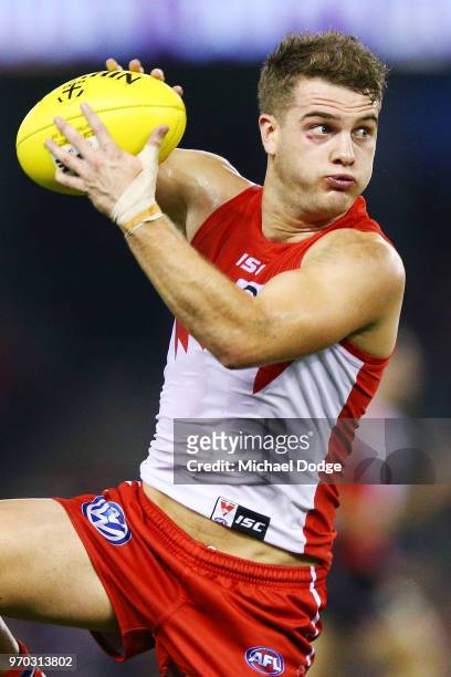 Tom Papley of the Swans looks upfield during the round 12 AFL match between the St Kilda Saints and the Sydney Swans at Etihad Stadium on June 9,...