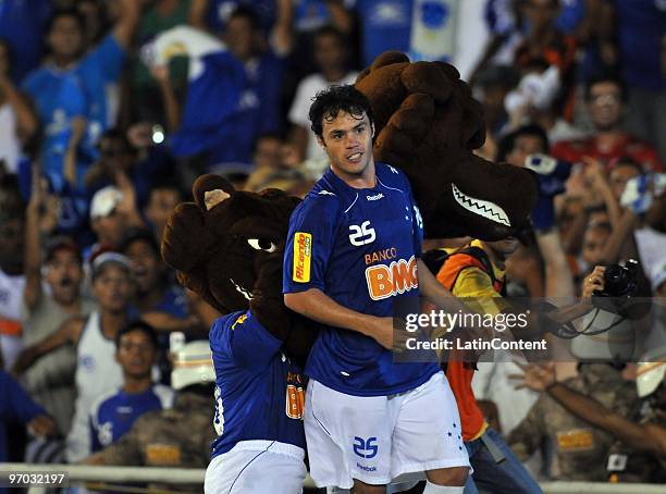 Player Kleber of Cruzeiro celebrates his scored goal during their soccer match against Colo Colo as part of 2010 Libertadores Cup at Minerao stadium...