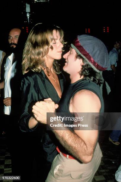 Robin Williams and wife Valerie Velardi circa 1979 in New York. (Photo by Robin Platzer/Images/Getty Images