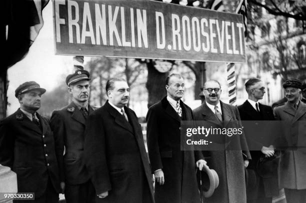 Prefect of the Seine Roger Verlomme , United States Ambassador to France Jefferson Caffery , president of the town council Henri Vergnolle , Paris...