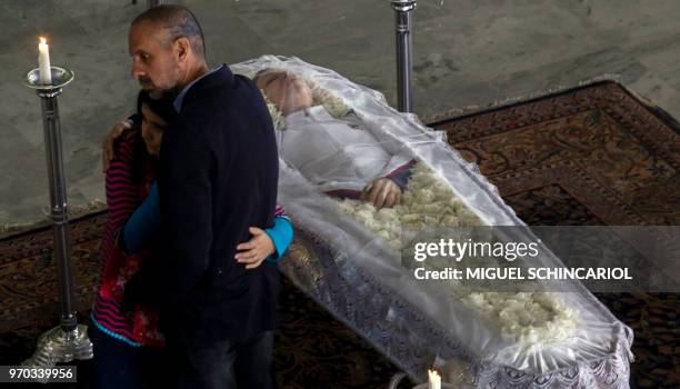 Friends and relatives attend the wake of Brazilian ex-tennis player Maria Esther Andion Bueno at the Government Palace in Sao Paulo, Brazil, on June...