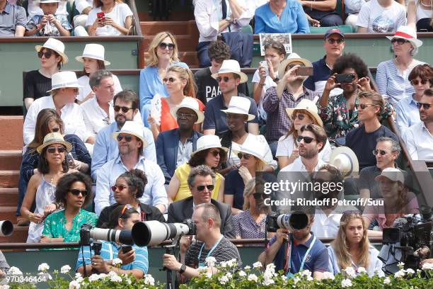 Valerie Donzelli, Julie Gayet, Woody Harrelson, Judith El Zein, Claudia Tagbo, Jean-Francois Piege, Ana Girardot, Elie Semoun, Audrey Pulvar,...