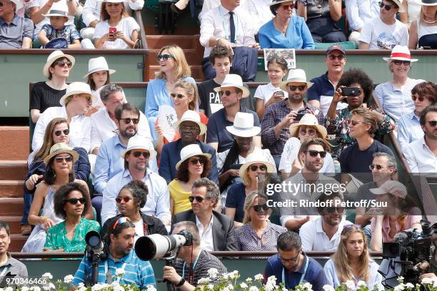 Valerie Donzelli, Julie Gayet, Woody Harrelson, Judith El Zein, Claudia Tagbo, Jean-Francois Piege, Ana Girardot, Elie Semoun, Audrey Pulvar,...