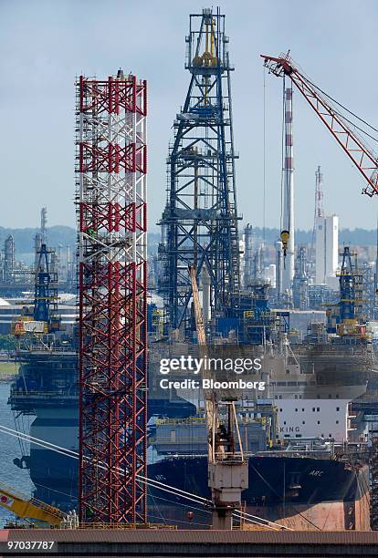 Shipyard Rigs 27 Jurong Shipyard Stock Photos, High-Res Pictures, and Images - Getty ...