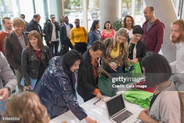 116 Conference Registration Table Stock Photos, High-Res Pictures, and ...
