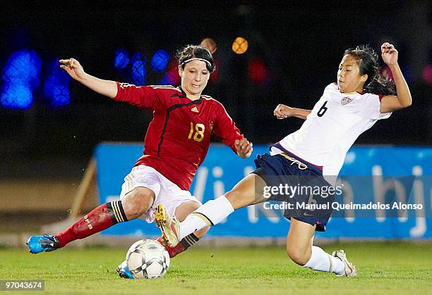 Sylvia Arnold of Germany and Rachel Quon of USA compete for the ball during the Women's international friendly match between Germany and USA on...