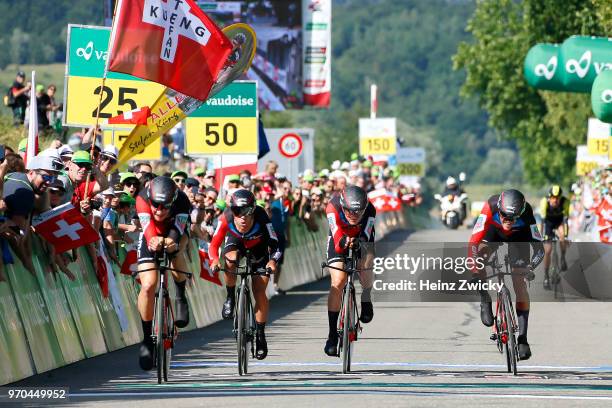 Arrival / Richie Porte of Australia / Simon Gerrans of Australia / Stefan Kung of Switzerlan / Alessandro De Marchi of Italy / Michael Schar of...