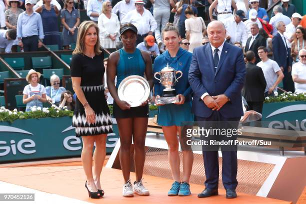 Arantxa Sanchez Vicario, Losing Women Finalist Sloane Stephens and Winner of the Women Final Simona Halep and President of French Tennis Federation...