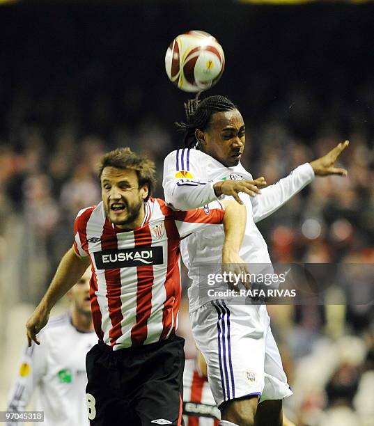 Athletic Bilbao's midfielder Carlos Gurpegi vies with ]Anderlecht's Brazilian forward Rubenilson Dos Santos during a UEFA Europa League football...