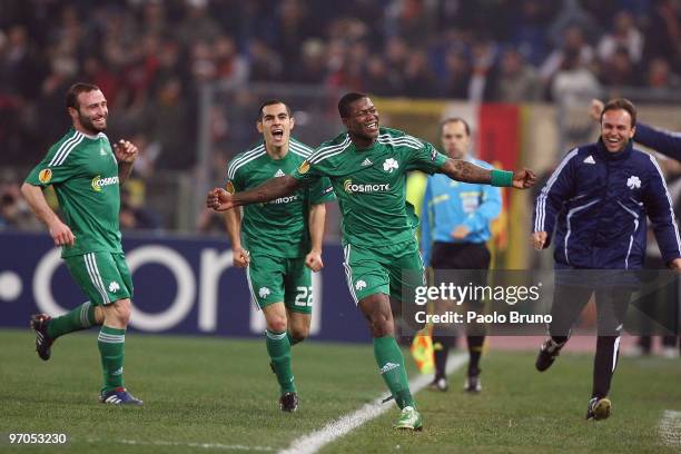 Djibril Cisse' with his teammates of Panathinaikos celebrates the third goal during the UEFA Europa League Round of 32, 2nd leg match between AS Roma...