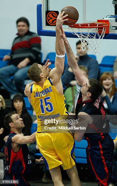 Robertas Javtokas, #15 of BC Khimki Moscow Region competes with Stanko Barac, #42 of Caja Laboral in action during the Euroleague Basketball...