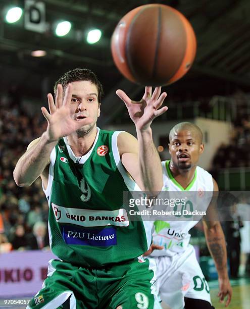 Mantas Kalnietis, #9 of Zalgiris Kaunas in action during the Euroleague Basketball 2009-2010 Last 16 Game 4 between Zalgiris Kaunas vs Unicaja at S....