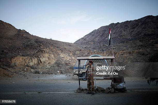 Yemeni soldier guards the road at a military checkpoint in the western Yemeni province of Hajjah January 12, 2010 in Sana'a, Yemen. Intermittent...