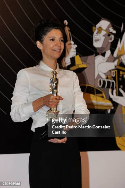Fernanda de la Peza poses with the Ariel Award for Best Edition for 'The Untamed' during 60th Ariel Awards at Palacio de Bellas Artes on June 5, 2018...