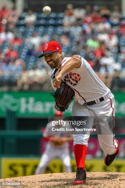 Washington Nationals starting pitcher Gio Gonzalez pitches in the third inning during the game between the San Fransisco Giants and the Washington...