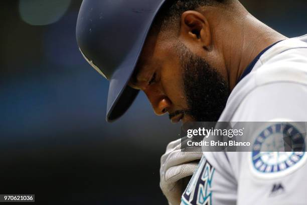 Denard Span of the Seattle Mariners waits on deck to bat during the eighth inning of a game against the Tampa Bay Rays on June 9, 2018 at Tropicana...