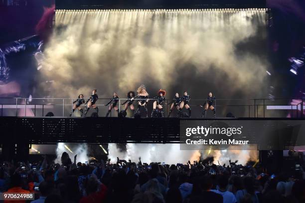 Beyonce performs with dancers on stage during the "On the Run II" Tour with Jay-Z at Hampden Park on June 9, 2018 in Glasgow, Scotland.