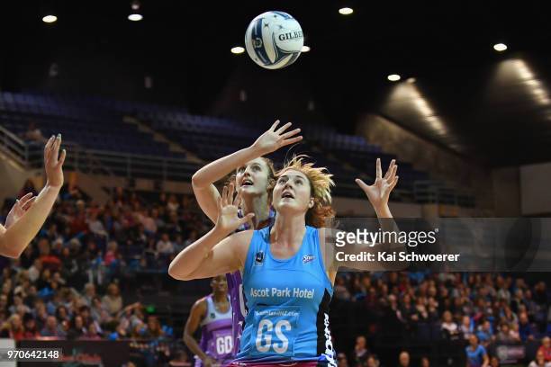 Jennifer O'Connell of the Steel is challenged by Olivia Coughlan of the Northern Stars during the round six ANZ Premiership match between the...