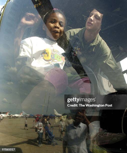 Me/andrews DATE: May 19, 2007 CREDIT: Ricky Carioti / TWP. Andrews Air Force Base in Clinton, Md. EDITOR: remote Joint Service Open House air show at...