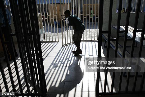 Boys Jail PHOTOGRAPHER: Michel du Cille DATE: 2/16/2007 NEG#: The Fort Dimanche prison for boys houses 129 boys ranging from age 7 -16. Delmas...