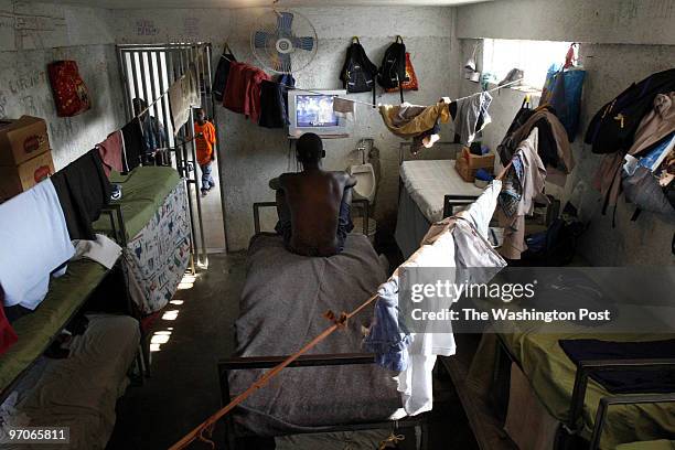 Boys Jail PHOTOGRAPHER: Michel du Cille DATE: 2/16/2007 NEG#: The Fort Dimanche prison for boys houses 129 boys ranging from age 7 -16. Delmas...