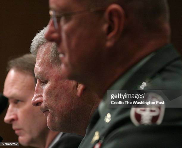 Walter Reed DATE: 3/6/2007 NEG#: 188807 PHOTOGRAPHER: Michel du Cille Senate Armed Services Committee hearing on conditions at Walter Reed Hearing on...