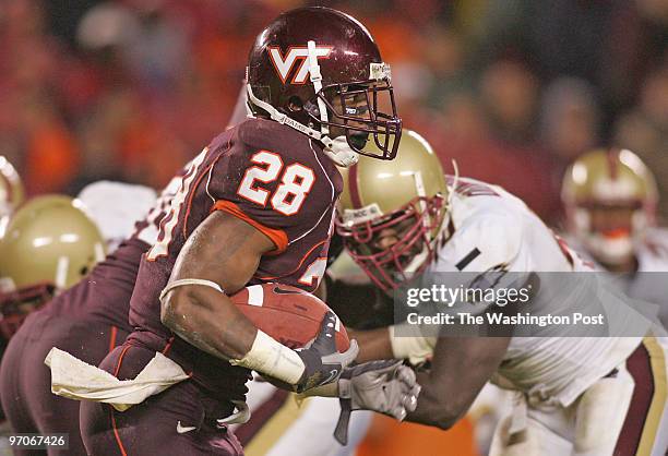 Tracy A. Woodward/The Washington Post Blacksburg, VA, Lane Stadium BOSTON COLLEGE @ VA TECH, FOOTBALL Hokie Branden Ore runs in 4th quarter with...