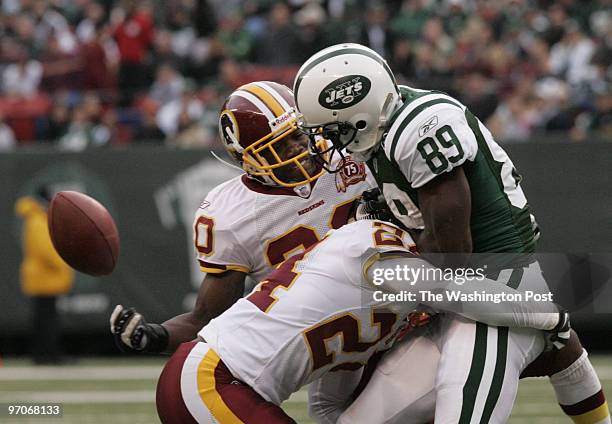 November 4, 2007 Photographer: Toni L. Sandys/TWP Neg #: 195549 East Rutherford, NJ Washington Redskins play the New York Jets at the Meadowlands in...