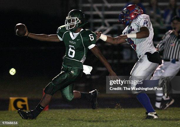 October 2007 Photographer: Toni L. Sandys/TWP Neg #: 195415 Gambrills, DC High School football Old Mill at Arundel on Monday, October 29, 2007....