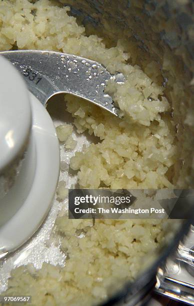 October 11, 2007 CREDIT: James M. Thresher / TWP. Washington, DC Testing several kitchen tools that press or mince garlic. Resluts from the Cuisinart...