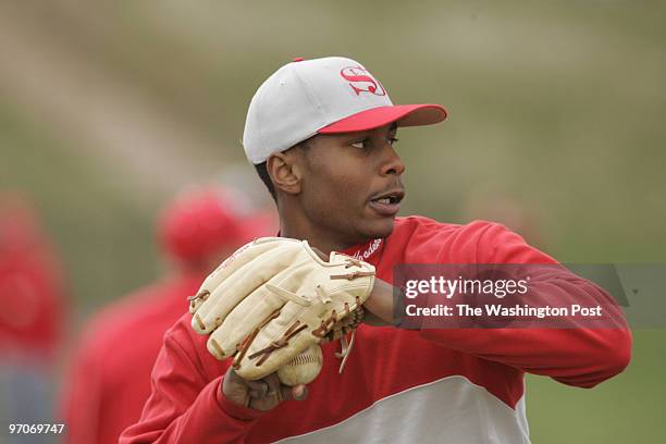 Sp/basepre22 Date: March 18,2008 Photographer: Toni L. Sandys/TWP Neg #: 200202 Washington, MD St. John's College High School baseball team practice...